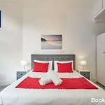 Last-Minute Secure L Sleeps Up To 4 Guests L One-Bedroom Apartment With King Bed And High Ceilings Near Camden By Live London Short Lets & Serviced Accommodation