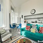 Last-Minute Secure L Sleeps Up To 4 Guests L One-Bedroom Apartment With King Bed And High Ceilings Near Camden By Live London Short Lets & Serviced Accommodation