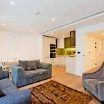 Stylish Flat In Chelsea Creek 11