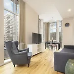 Traveleraddress - Tigress House