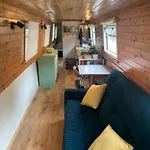 Cosy Narrowboat Central London