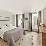 Covent Garden Modern Classic Sleeps 5