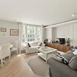 Covent Garden Modern Classic Sleeps 5