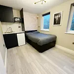 Stylish Studio Minutes Away From Wembley