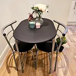 Elegant Spacious London Studio Flat