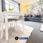 Amazing 3 Bedroom Apt By Ls2G Short Lets & Serviced Accommodation Greater London With Free Wifi