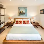 -Air Con- Luxury Townhouse - High St Kensington!