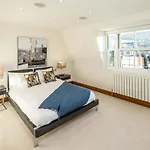 -Air Con- Luxury Townhouse - High St Kensington!