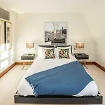 -Air Con- Luxury Townhouse - High St Kensington!