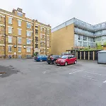 London Bridge Compact Apartment, Sleeps 3 , Tube 3 Mins Walk , Zone 1 , Weekly Offers