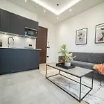 2-Bed Flat Near London Zoo, Ideal For Families