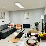Goldersgreen Apartments By Sleepy