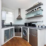 Spacious 2 Bedroom Old Street - Sleeps 6