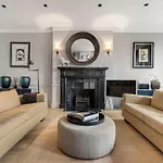 Spacious 2 Bedroom Apartment In Cadogan Square