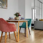 Station 1 Minute, Gym , Smart Tv , 1 Min To Westfield Centre