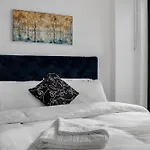 Station 1 Minute, Gym , Smart Tv , 1 Min To Westfield Centre