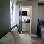 Chelsea Prime Location Studio