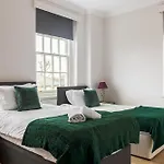 4-Bdr Stunning Kensington Penthouse