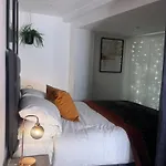 Premier Central London North Apartment