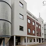 Stylish Penthouse With City Views / Balcony Ac