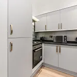2Br Collingham Place Earls Court Central London