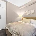 2Br Collingham Place Earls Court Central London