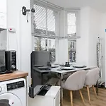 Amazing Two Bedroom Near Shepherd\'S Bush Market - Hr2