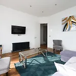 Stunningly Luxurious London Apartment (MHB350)