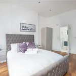 Stunningly Luxurious London Apartment (MHB350)