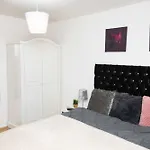 Emerald Apartments A Star Proximity