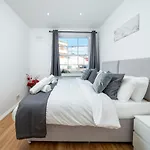 Central London Family Apt Near 02 Arena, Excel Centre With Parking