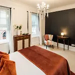 Victoria-Luxury House-Palace-Central London