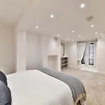 2Br Notting Hill With Patio