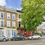 2Br Notting Hill With Patio