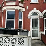 The Earl - Close To City