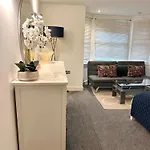 Opulent Oasis In London