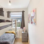 Finsbury Park Hideout Sleeps 10
