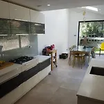 Fantastic Family Friendly House In Brixton