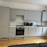 En Suits Room With Your Own Bathroom And Toilet
