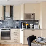 Top Floor Luxury Penthouse - Sleeps 6