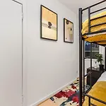 Cosy Cityscape Two Bed Apartment