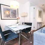 Charming 1Br, 2Min From Monument Station!
