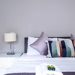 Charming 1Br, 2Min From Monument Station!