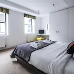 Charming 1Br, 2Min From Monument Station!