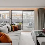 Award Winning Interior Designed Luxurious Mews In Knightsbridge