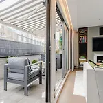 Award Winning Interior Designed Luxurious Mews In Knightsbridge