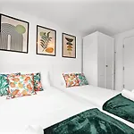 Cosy Farringdon Apartments