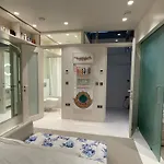 Modern Self-Contained Ground And Basement Studios