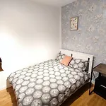 Spacious Flat With 2 To 3 Bedrooms In Central London