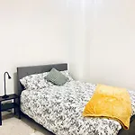 Cosy 2 Bedroom Apartment In Swiss Cottage.
